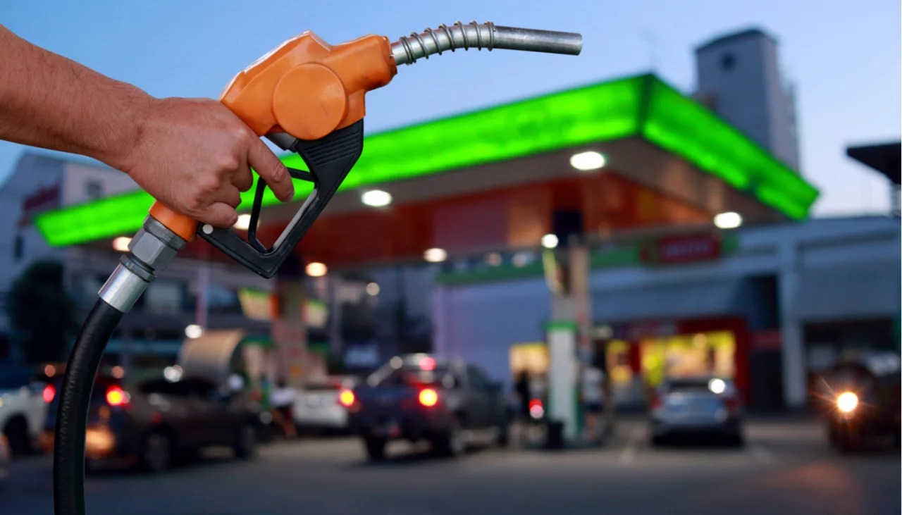 Gas station in Andijan fined 48 million soums for profiting from low-quality fuel