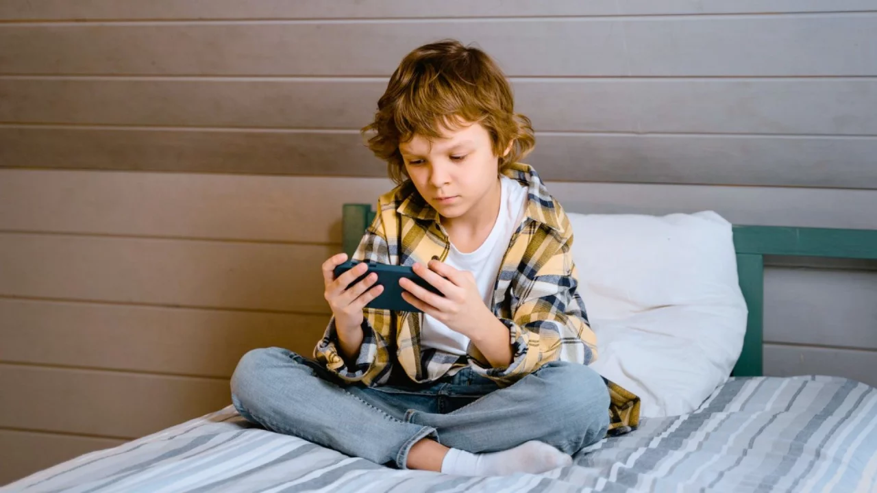 Have the lives of Russian children fallen into the trap of the Internet?