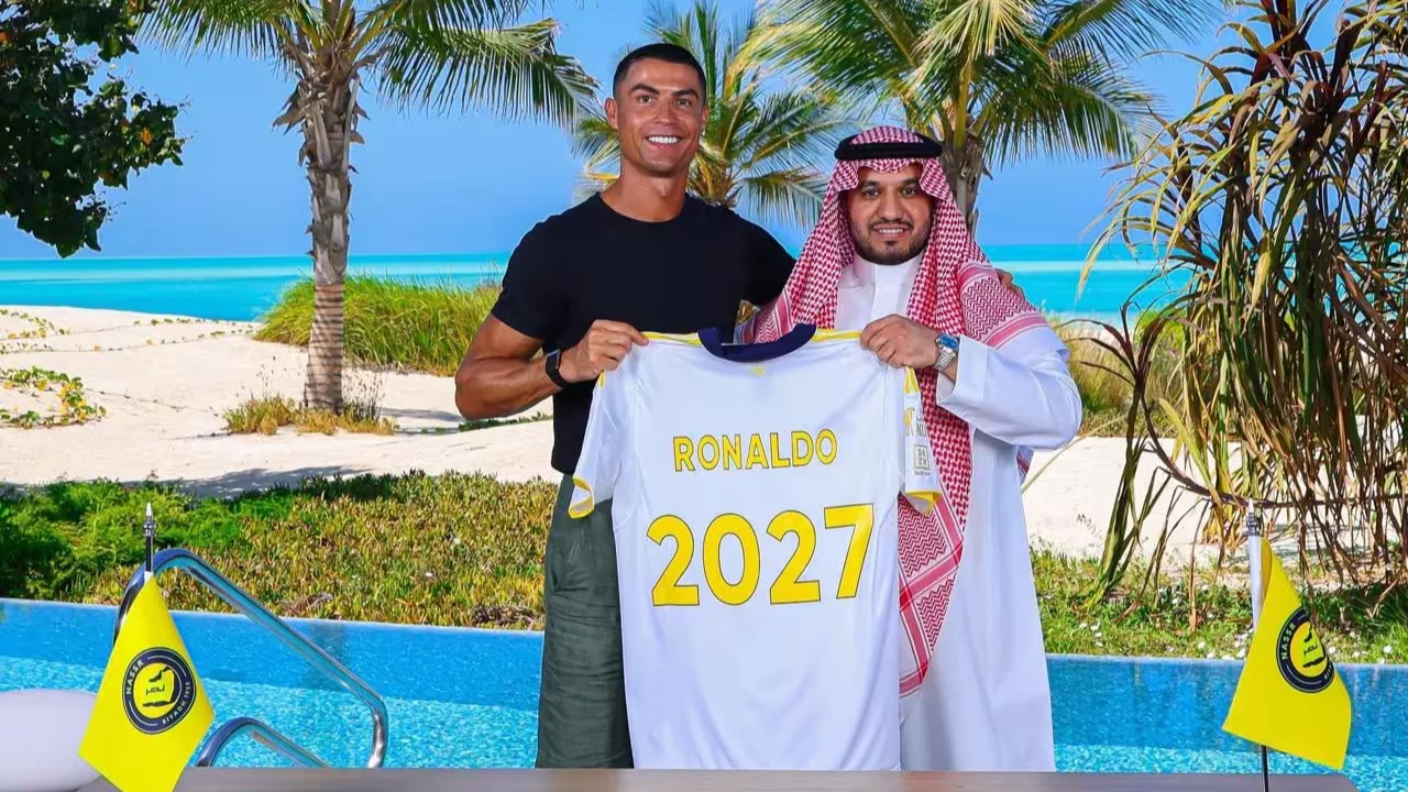 Official: Ronaldo signs new contract with Al-Nassr at age 40