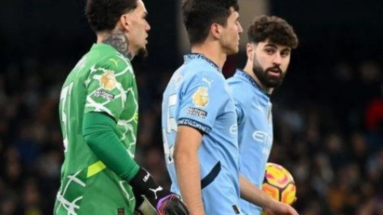 Guardiola recognized as Manchester City's player of the year