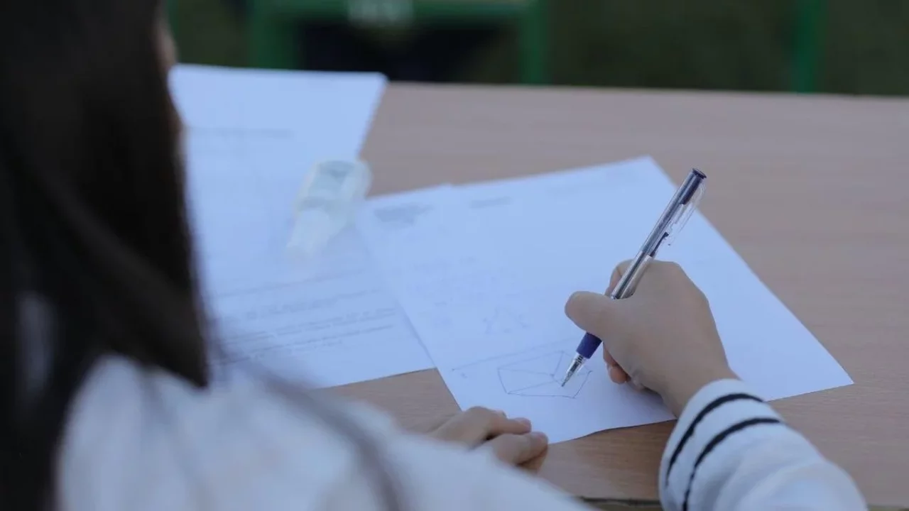 Uzbekistan records a historic drop in university applicants