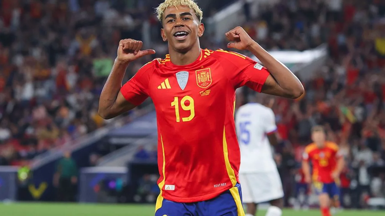 17-year-old Lamine Yamal repeated Pele's record!