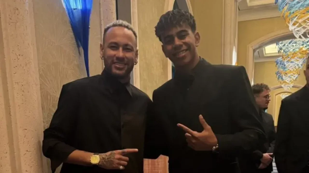 Lamine Yamal is spending the summer in Brazil with his idol Neymar