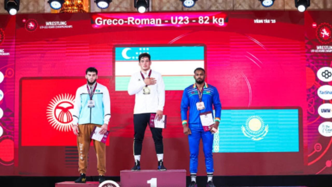 Ўзбекистон курашчилари Осиё чемпионатида кумуш ва олтин медаллар билан старт олди
