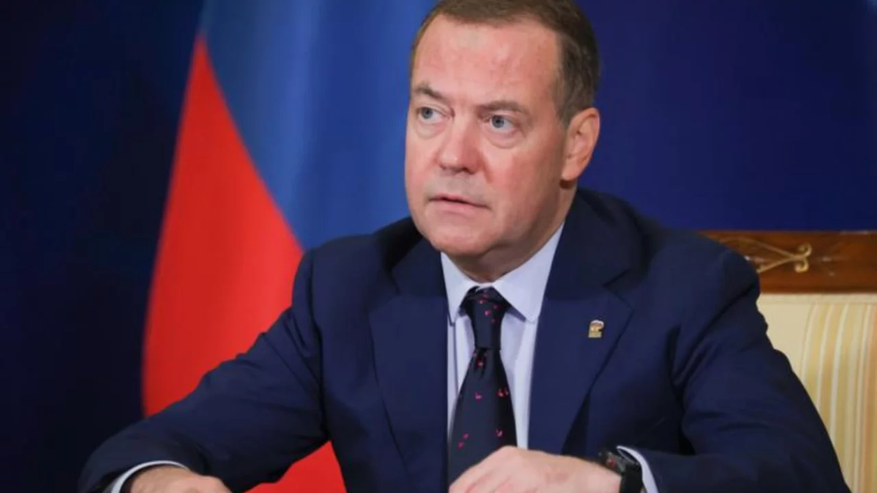 Medvedev: If the Middle East explodes, the world will not remain silent this time!