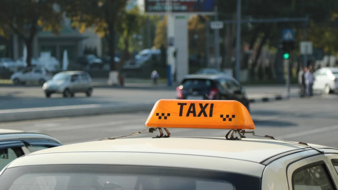 The requirement for a propiska in taxis is back: why is the discontent with the new decision growing?