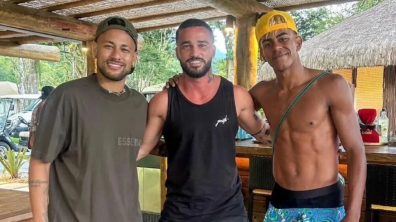 Lamine Yamal, çocukluk idolü Neymar ile birlikte oynadı