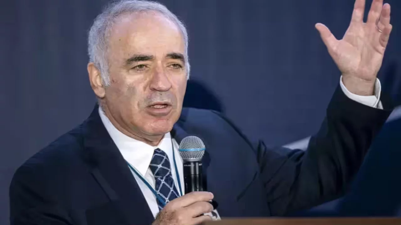 Garri Kasparov silah ticareti ve darbe ile suçlandı