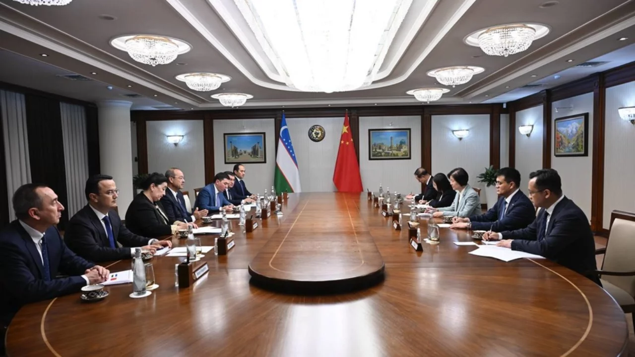 O‘zbekiston-Xitoy hamkorligi: Samarqandda tarixiy kelishuvlarga erishildi