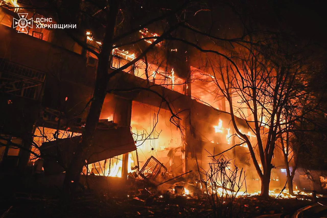 New attack on Kharkiv: Shahed drones burn down five-story buildings