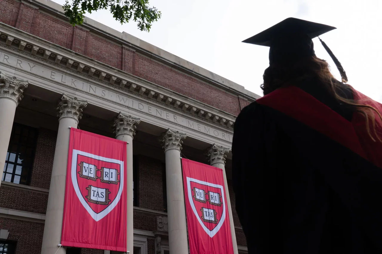 Harvard universitetiga qarshi Trampning vizalar bo‘yicha qarori bekor qilindi