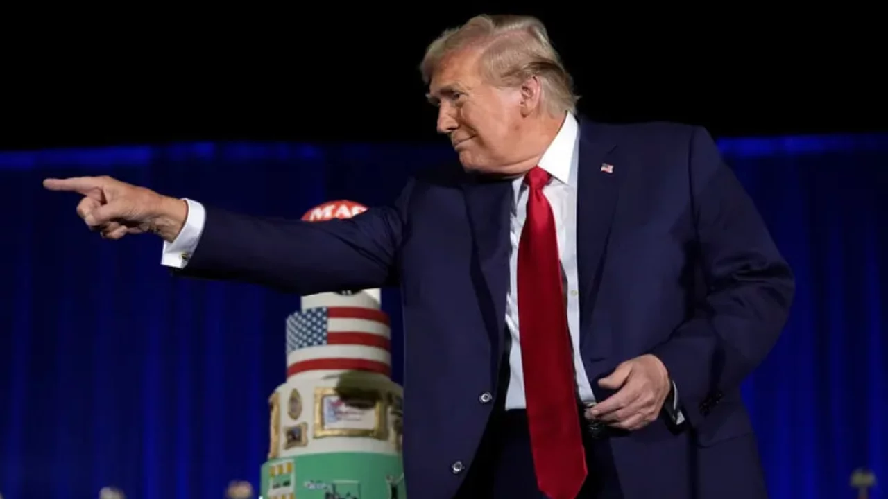 Трамп туғилган кунида парад ўтказади: танклар, самолётлар ва танқидлар соясида