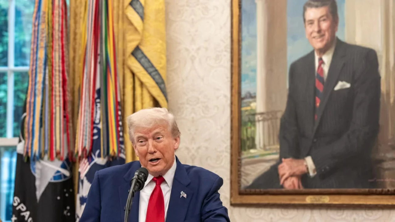 Трамп, Путин ва Зеленский учрашуви учун Истанбулдаги саммитга очиқ