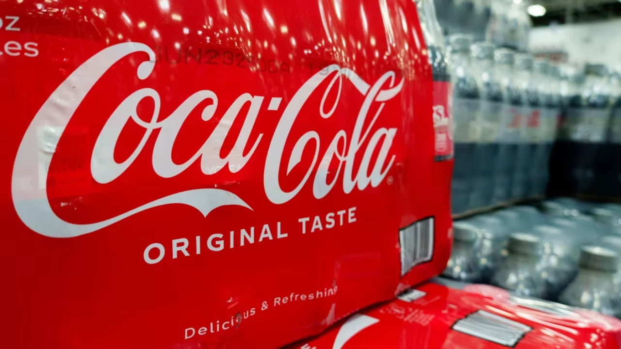 Coca-Cola shakar manbasini o‘zgartirmoqda