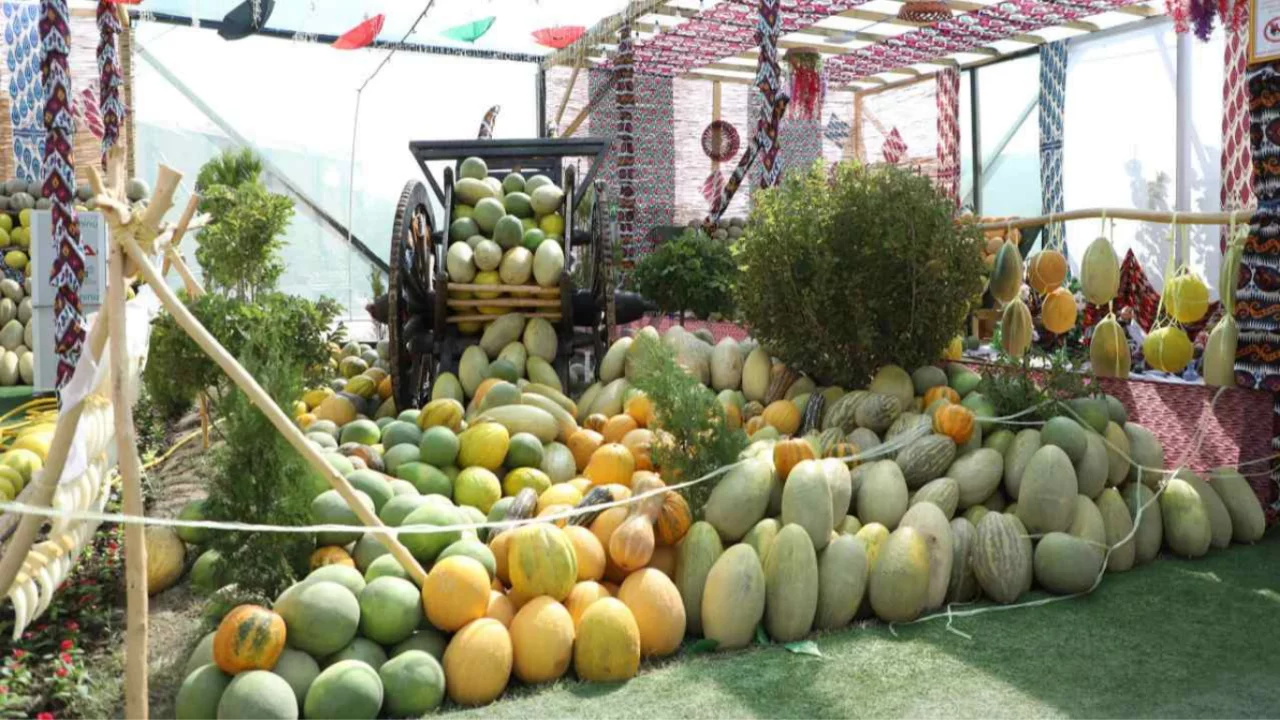 В Хиве стартует фестиваль дыни и гала-концерты