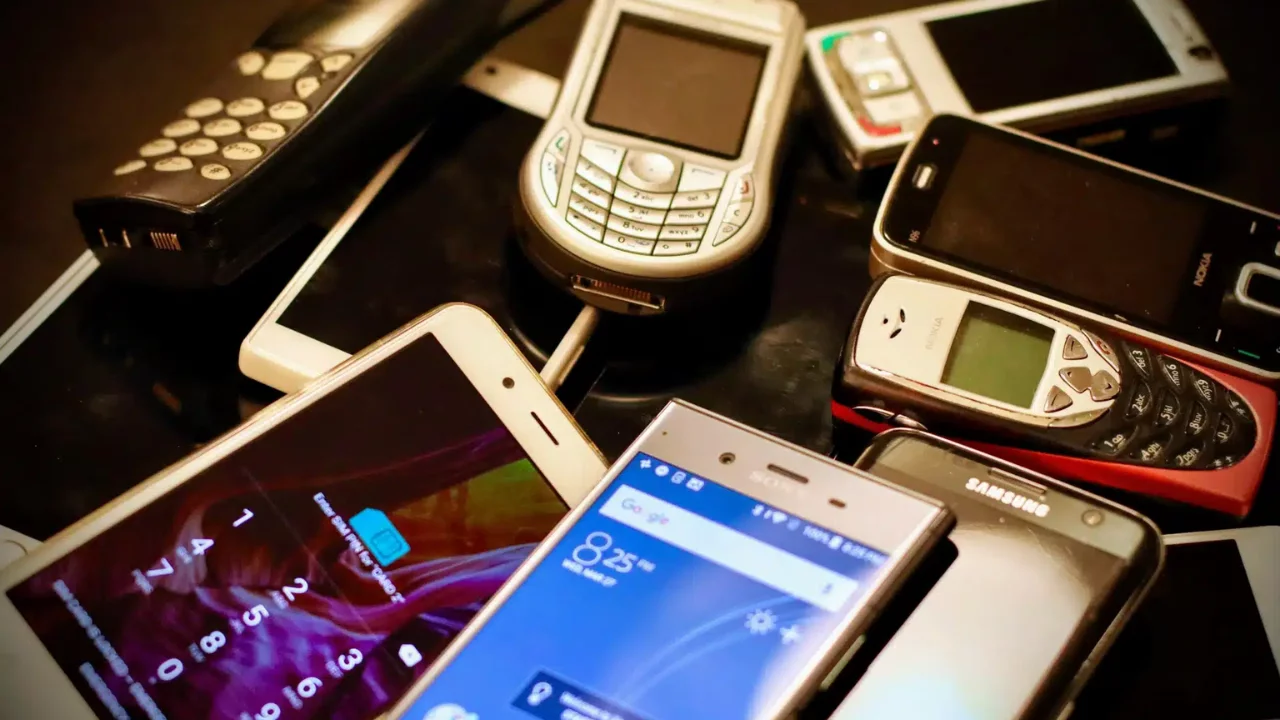 China floods Uzbekistan with phones