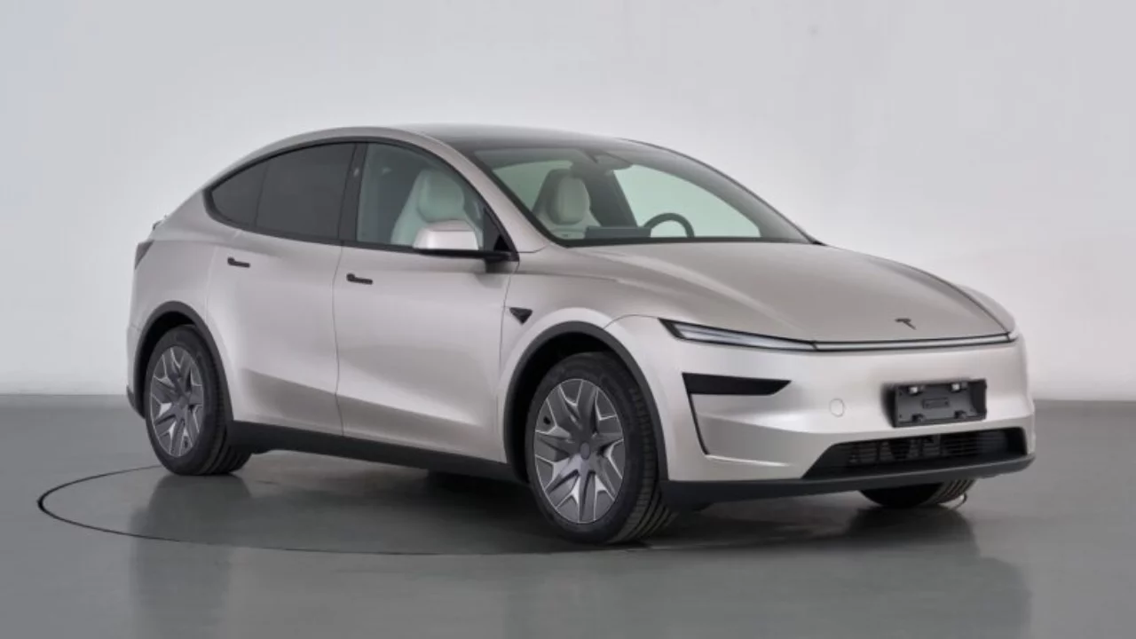 Tesla Model Y L: Хитой бозорида янги тўлқин ва кенг қулайлик