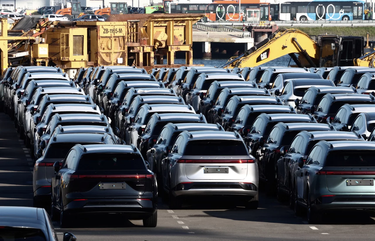 How many electric cars did Uzbekistan import in 5 months?