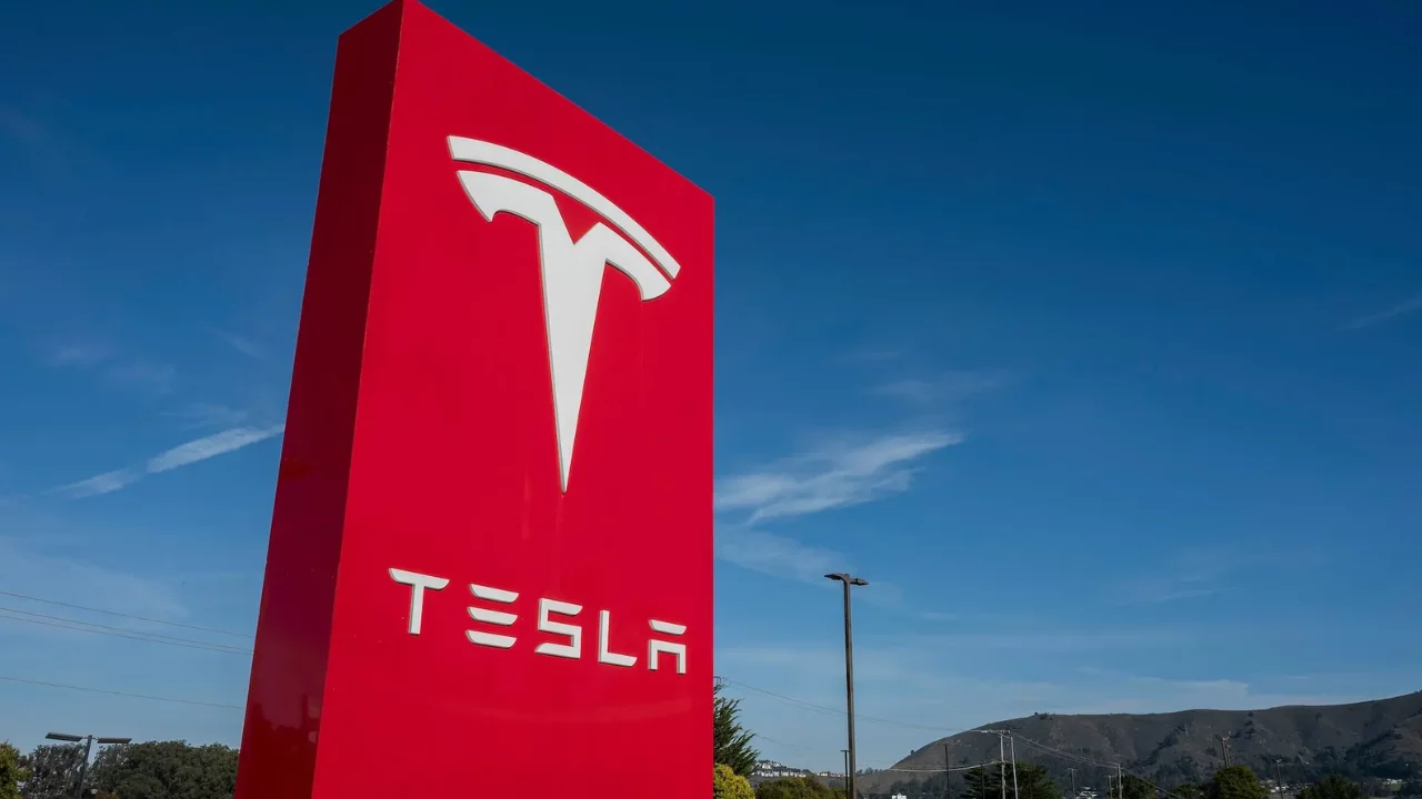 Tesla, Hindistan’da resmen faaliyet başlattı
