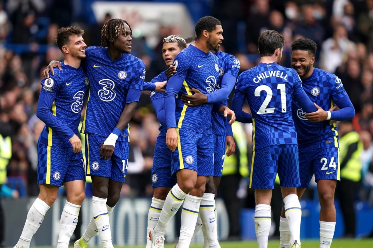 Record Transfer Revenues of English Clubs: Learn from Chelsea How to “Make a Profit”