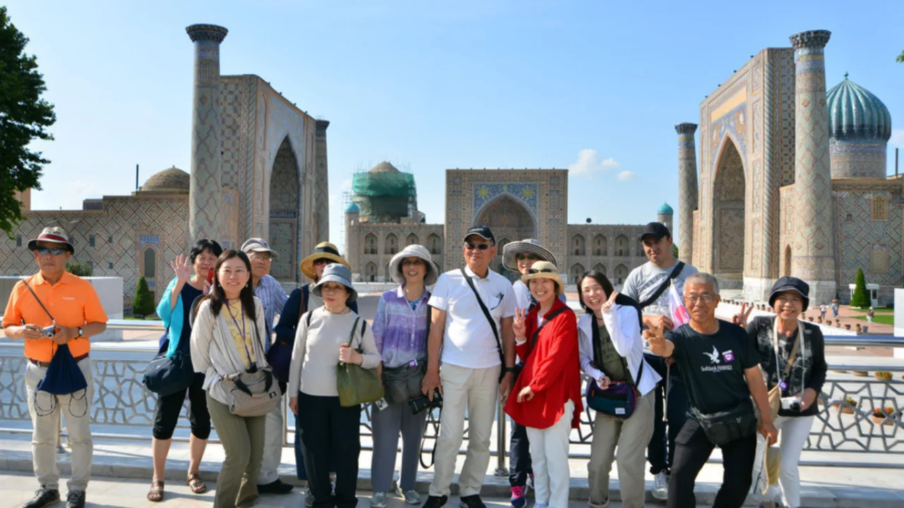 Özbekistan’a Her Ay 1 Milyondan Fazla Turist Geliyor