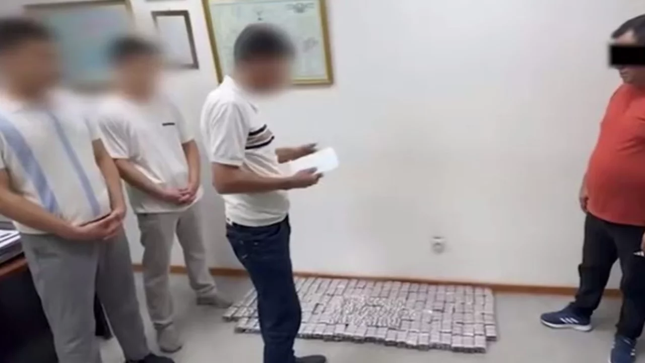Vatandaş gizlice güçlü uyuşturucu satarken yakalandı