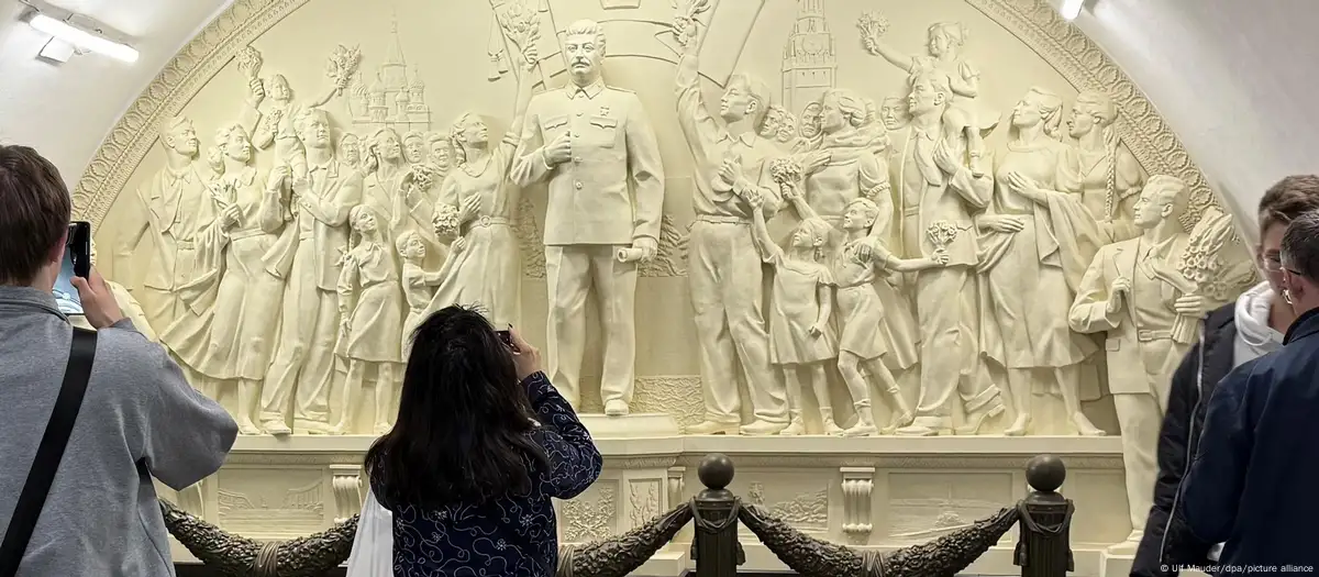 Reconsidering Stalin’s Legacy: Russian Communists Reject Khrushchev’s Speech