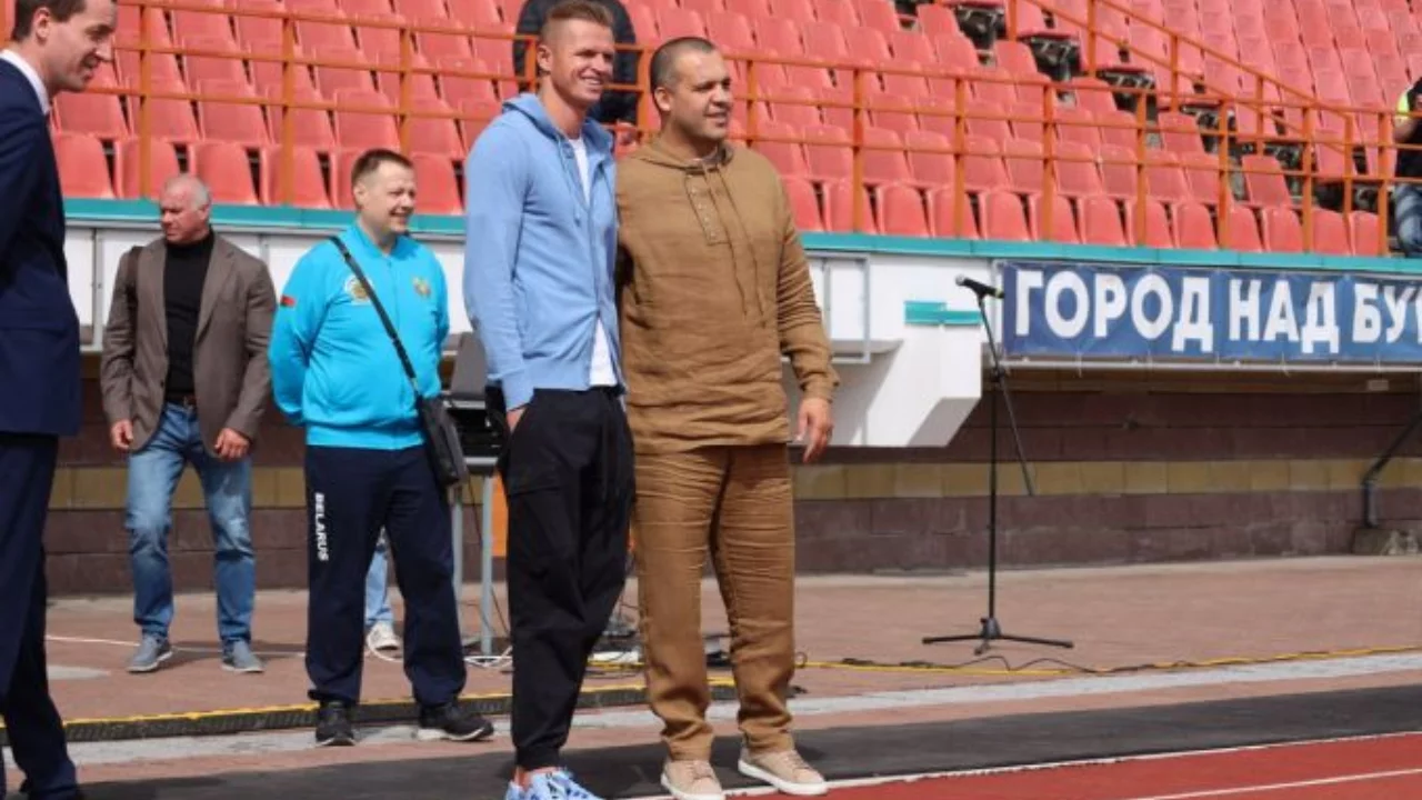 Futbolchilarga ringda dars: Kremlyov va Tarasovdan Smolovga ochiq taklif