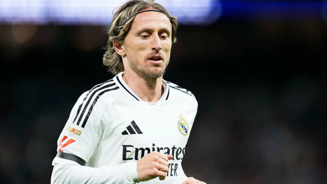 What number will Luka Modrić wear at Milan