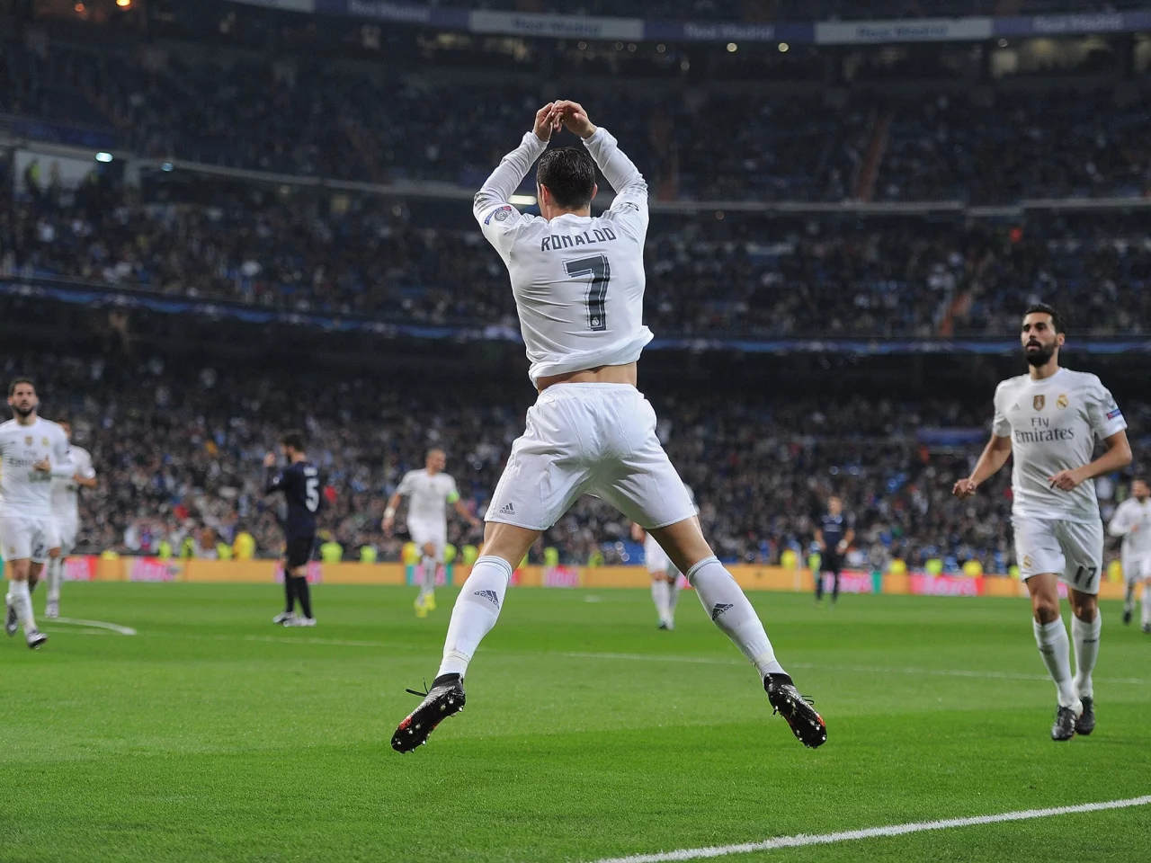 "SIUUU" Goes Beyond Football: Drogba Speaks on Ronaldo