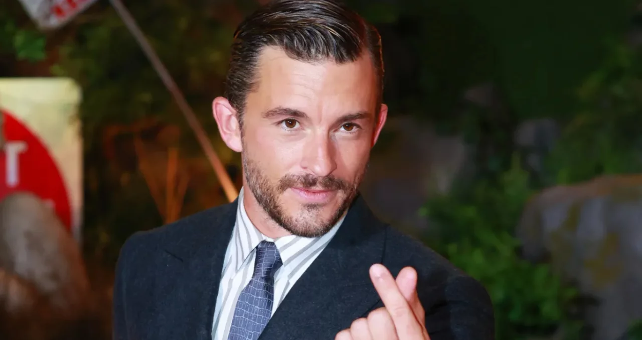 "Bridgerton" star says real love and on-screen romance are not the same