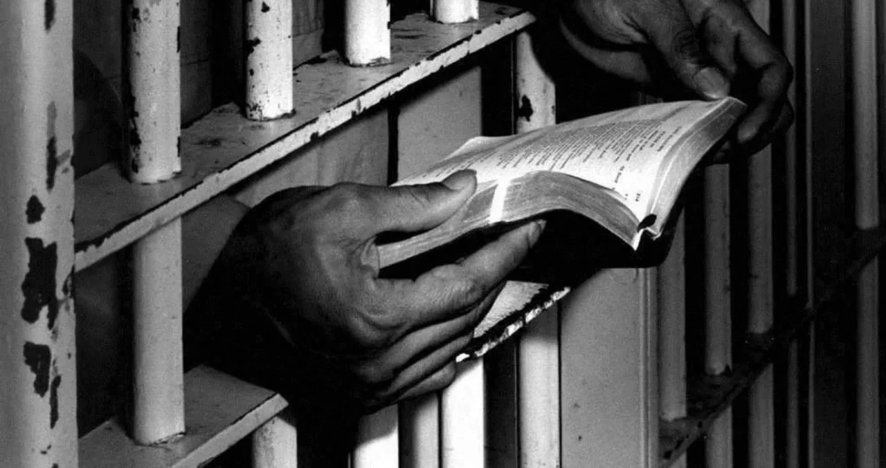 Kitap okuyan mahkûm 3 gün erken tahliye edilecek