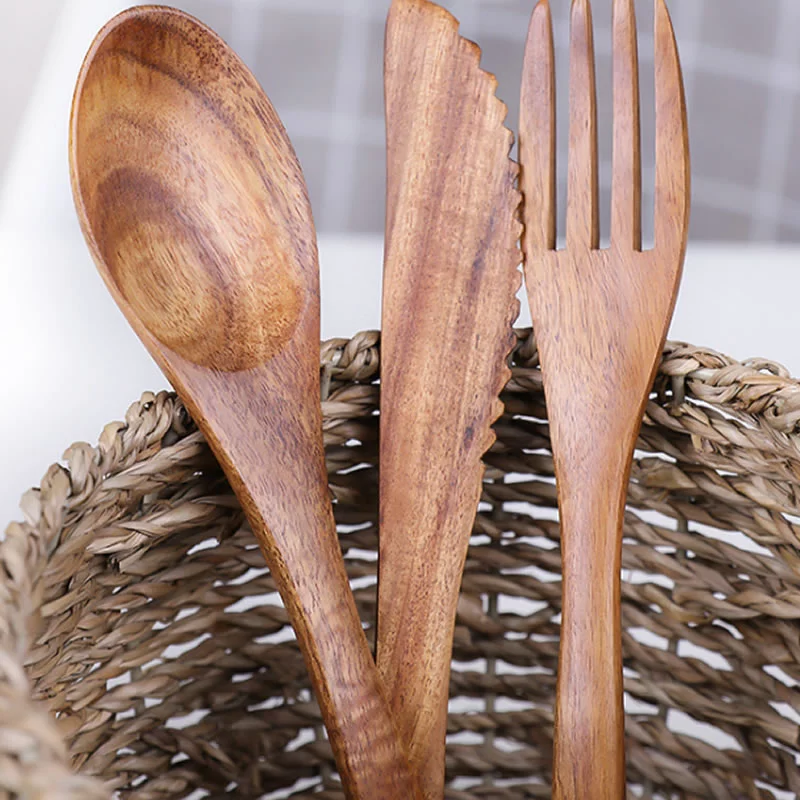 Are wooden spoons in the kitchen really dangerous or is it just a scare?