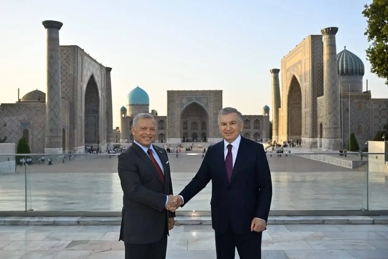 Iordaniya podshohi Shavkat Mirziyoyev bilan Samarqandning tarixiy obidalarini tomosha qildi