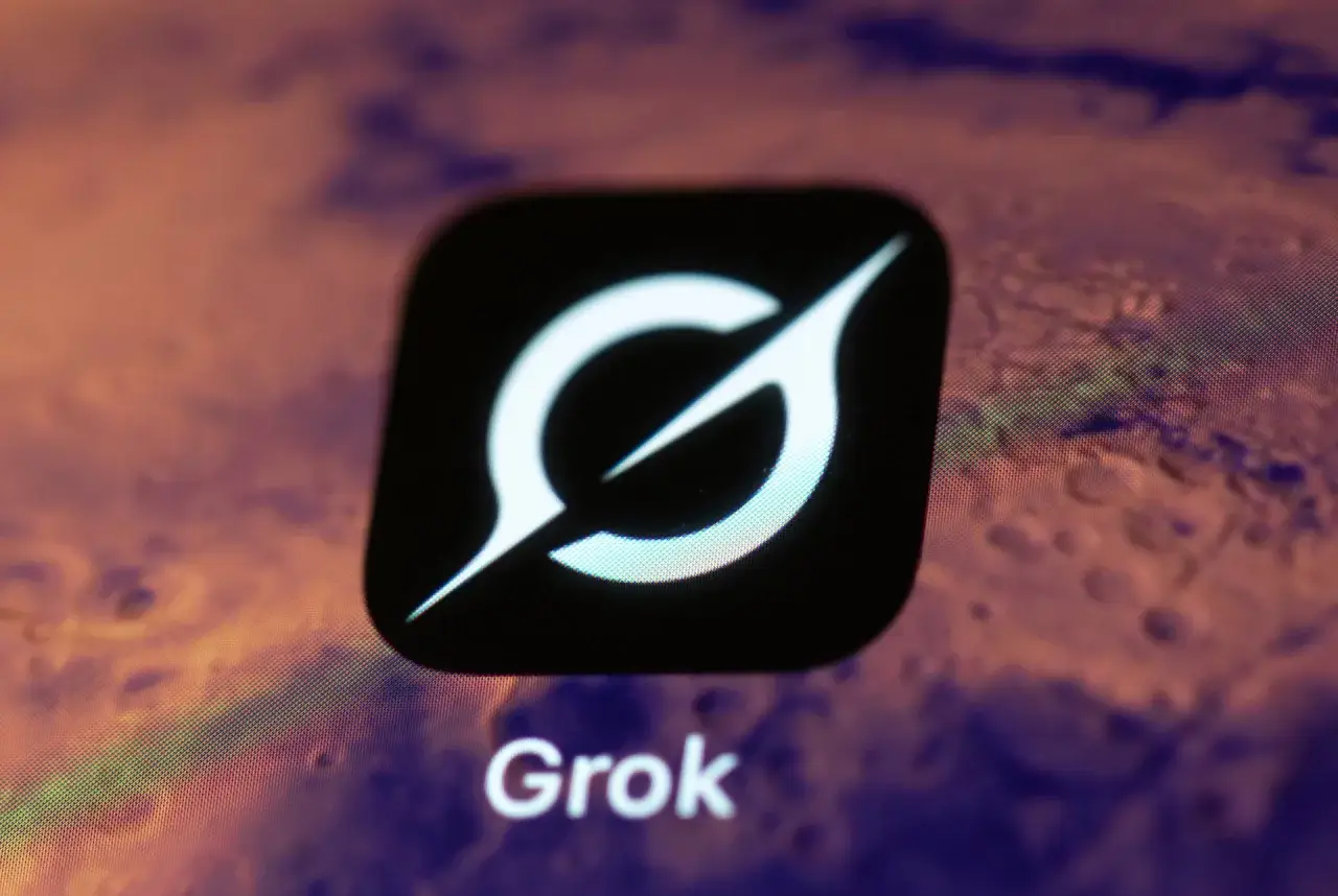 Илон Маск открыл доступ к модели Grok 2.5