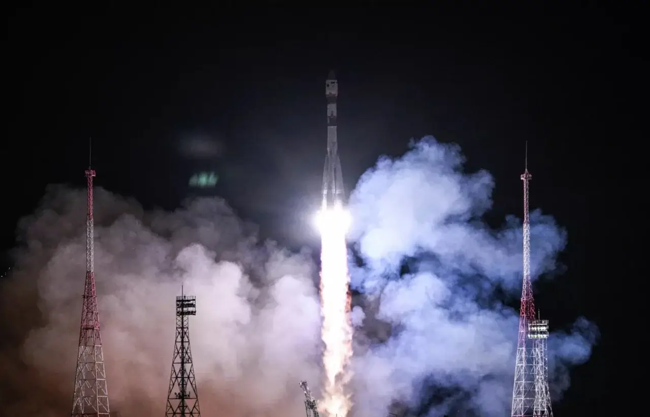 "Бион-М" сунъий йўлдоши сичқон ва пашшалар билан орбитага олиб чиқилди