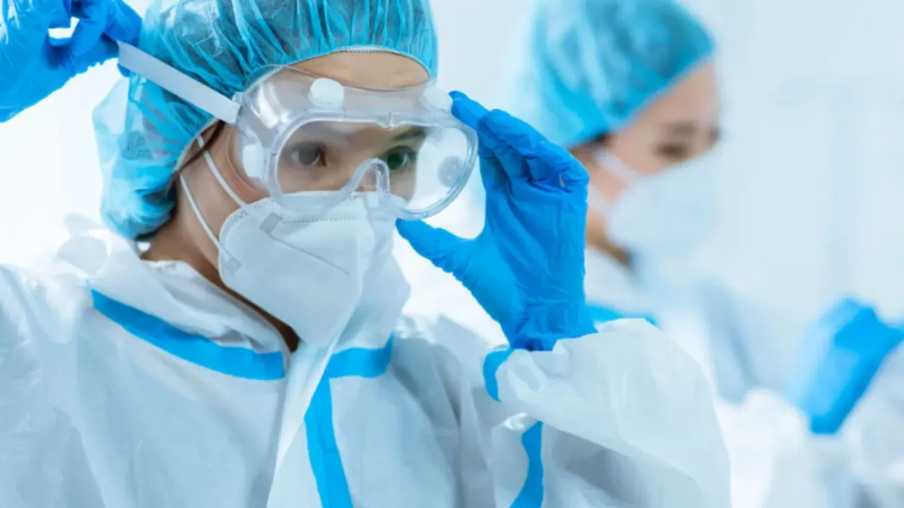 Ukraine reinstates mask-wearing due to COVID-19