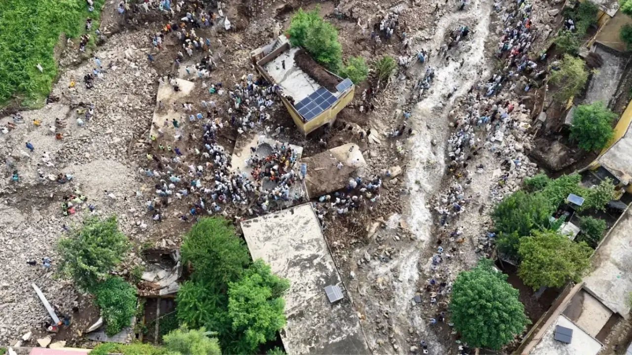 Pakistan yine sel felaketinin kurbanı: neden trajediler tekrarlanıyor?