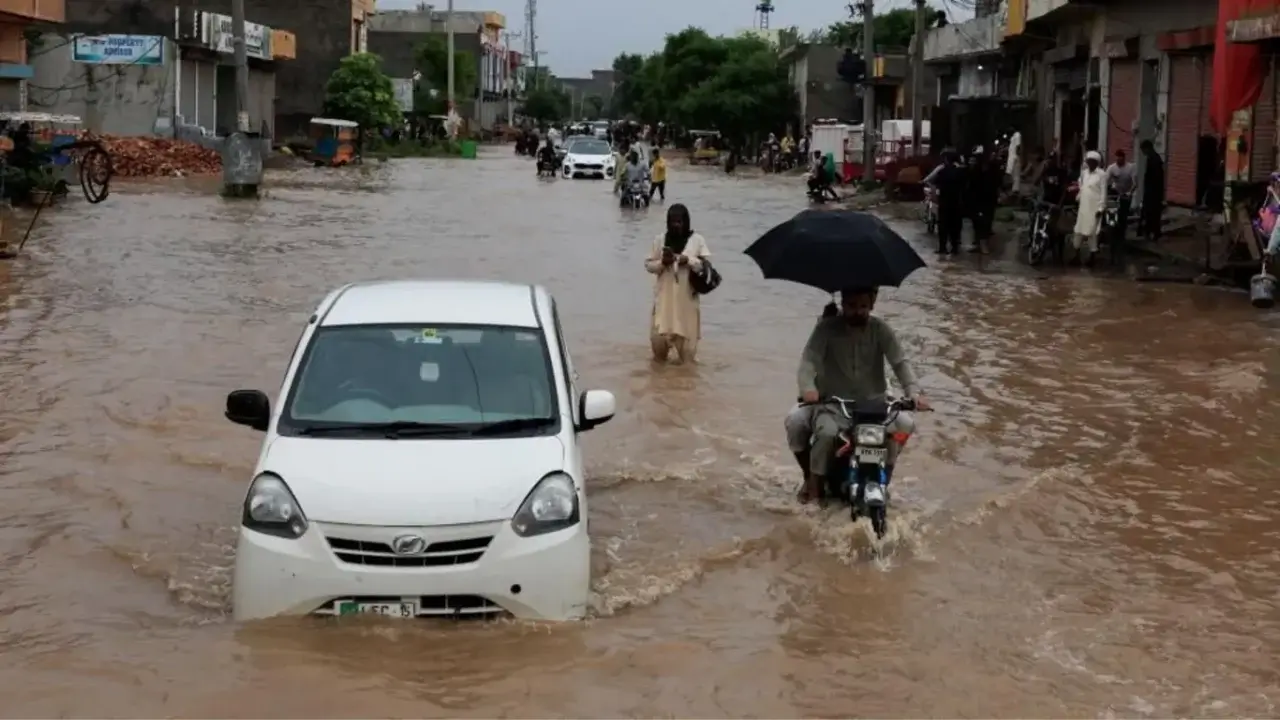 More than 200,000 people evacuated after severe flooding in Pakistan