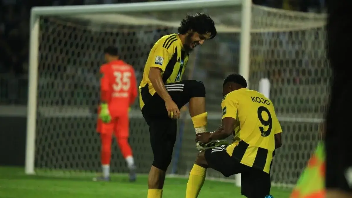 Süper Lig. "Neftçi", "Mеşal"ı farklı bir skorla mağlup etti (video)