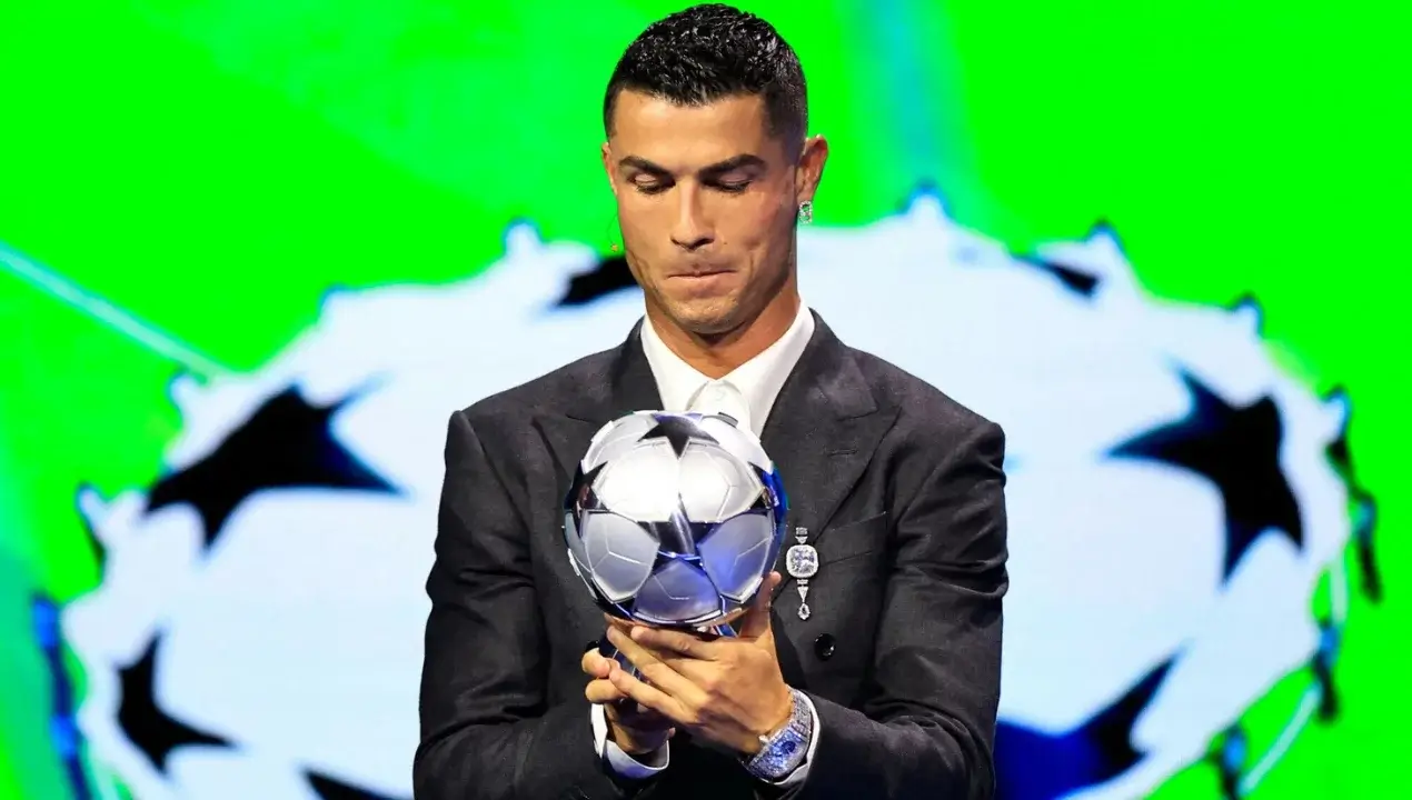 Ronaldu 7 million yevrodan qimmat taqinchoqlar bilan hayratga soldi