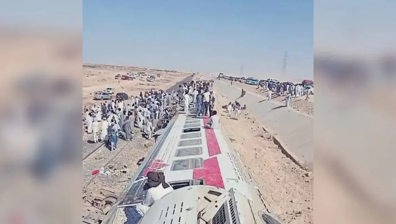 3 killed in Egypt passenger train crash