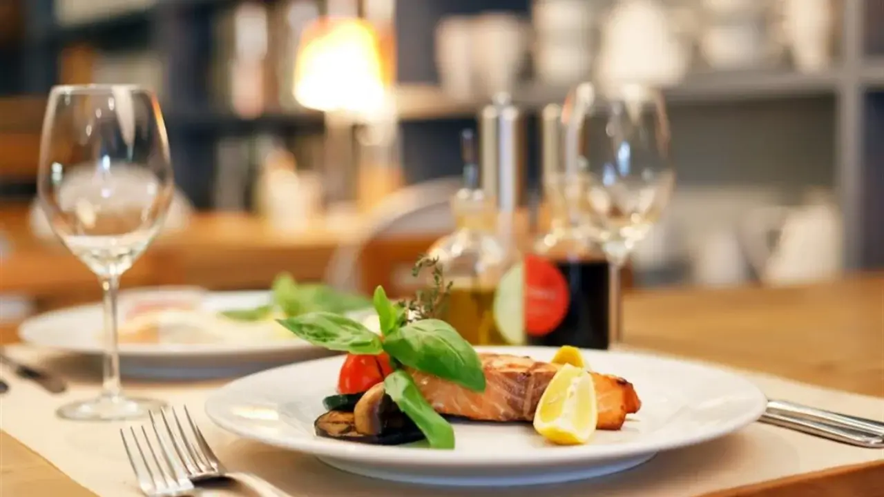 Moscow critic fined heavily for negative restaurant review