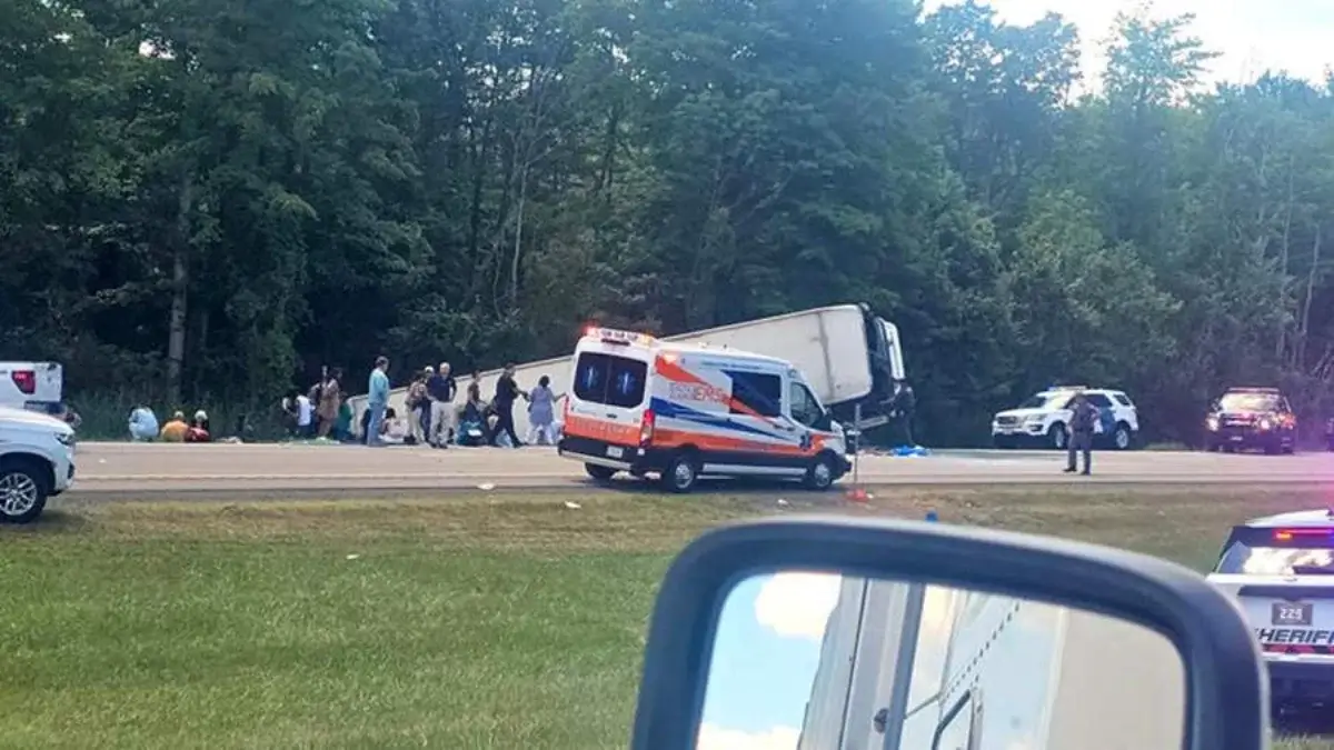 Niagarada avtobus ag‘darilib, bir nechta sayyoh halok bo‘ldi