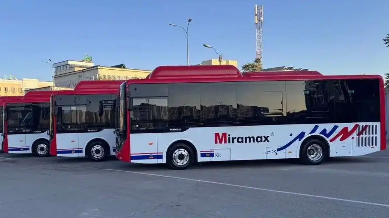 Buxoroga Xitoydan 12 ta yangi Yutong avtobusi olib kelindi