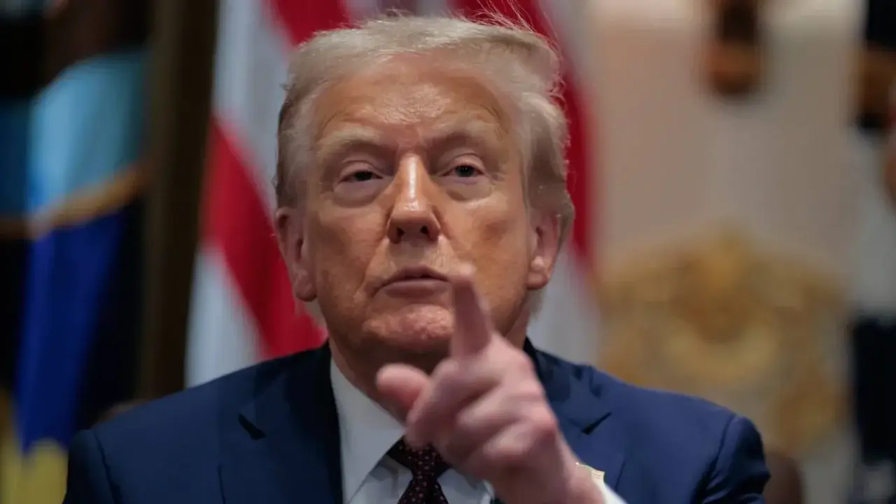 Трамп тарифлари ноқонуний деб топилди: энди нима бўлади?