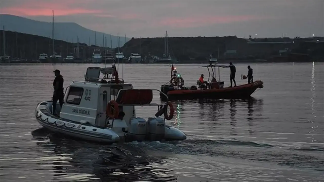 Two children missing after boat sank in Turkey