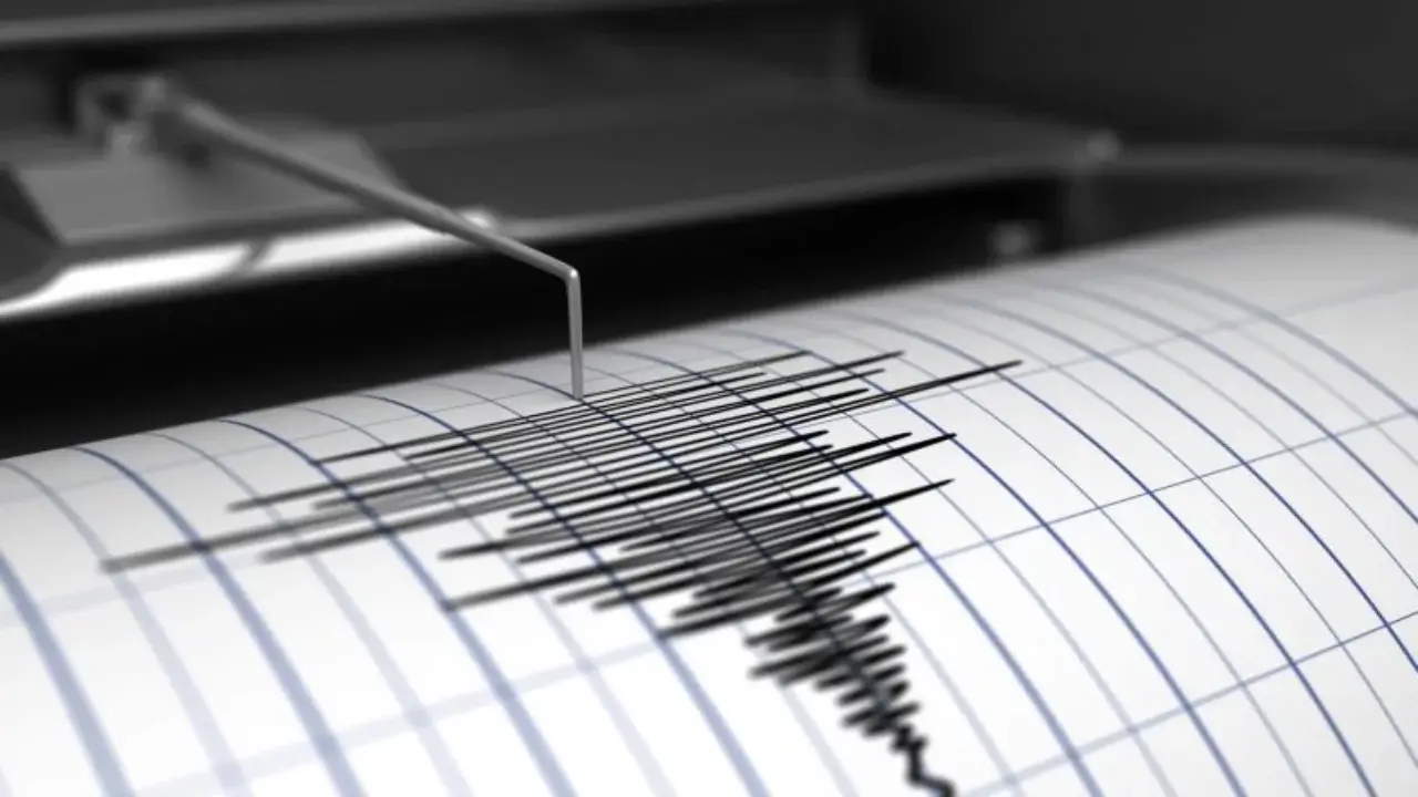 A 7.5-magnitude earthquake struck southern Chile, raising fears of a tsunami.