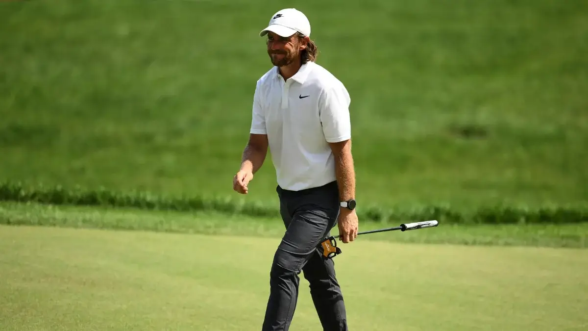 A fly helped the golfer win a big prize