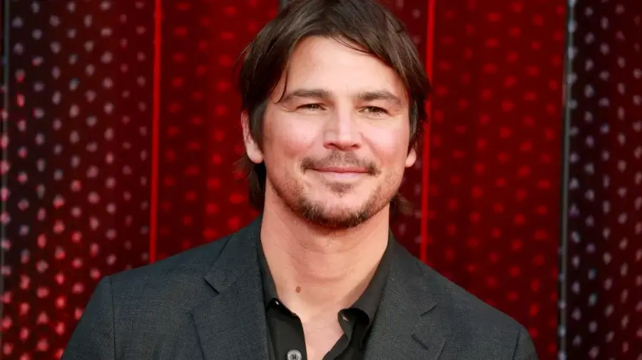 Josh Hartnett involved in car accident during series filming